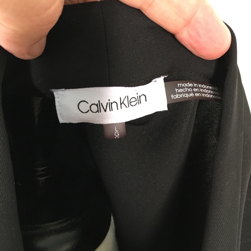 Calvin Klein blouse - Large - Picture 9 of 9